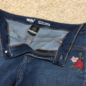 ❤️ SOLD ❤️  Mossimo high waisted floral jeans